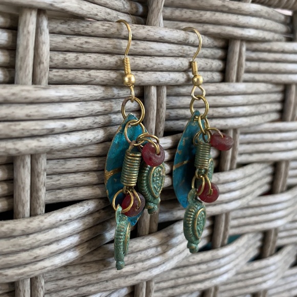 $5 ADD ON - Vintage inspired dangly earrings - Picture 3 of 5